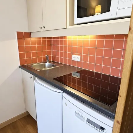 - Inout - 5 Beds Flat M-514 *